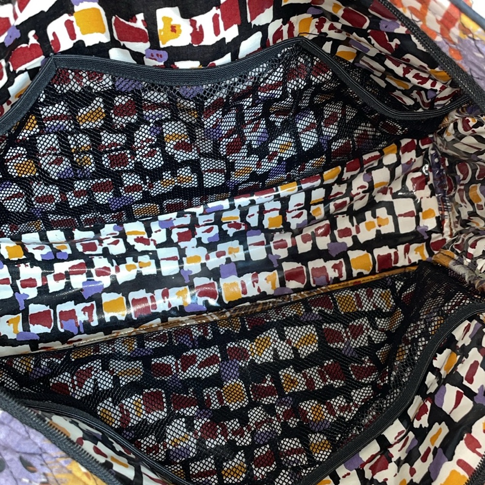 Vera Bradley Stroll Around Bag in Painted Feathers - Picture 12 of 16